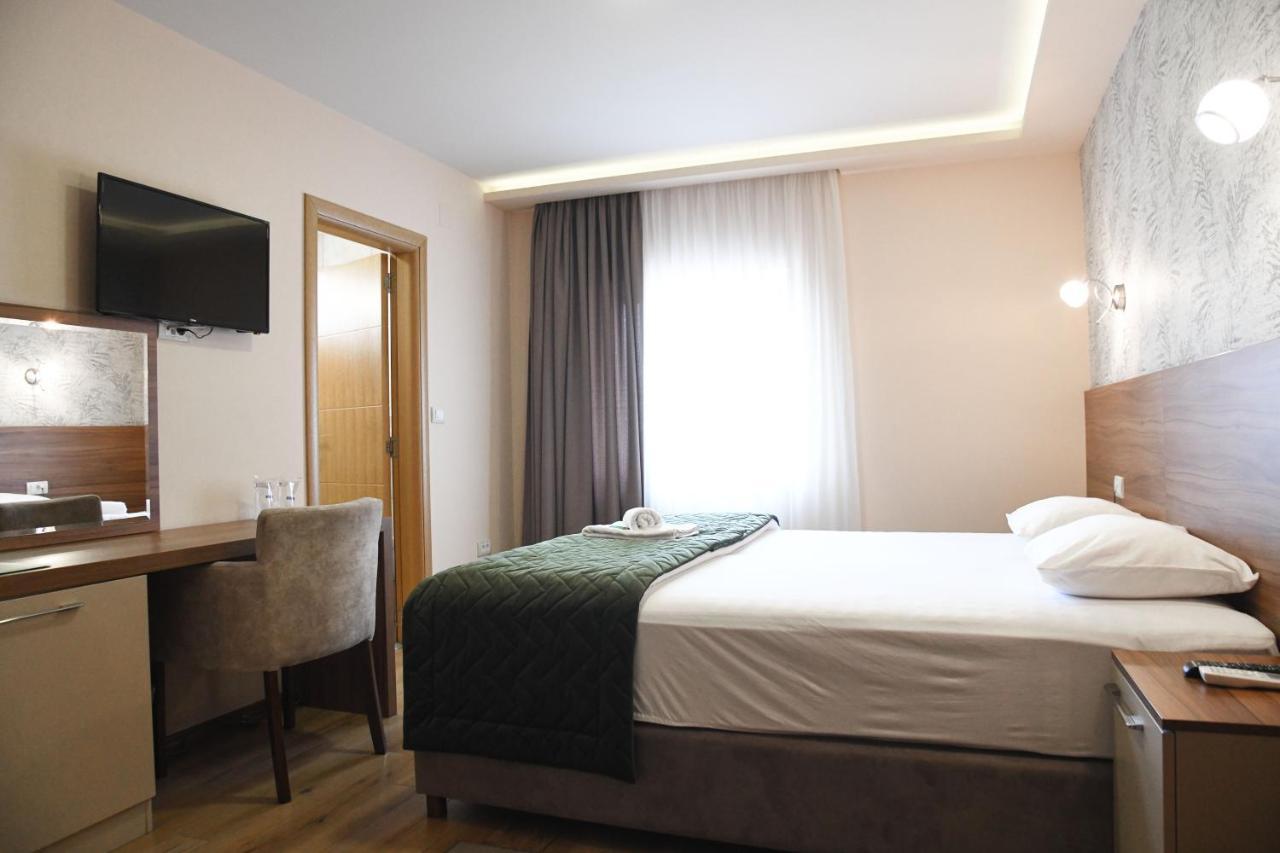 Hotel Garden Novi Sad Ngoại thất bức ảnh